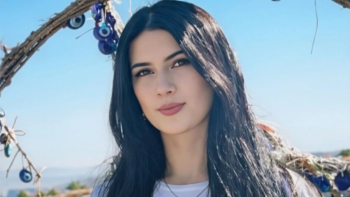 "İdrak" liseyində şagirdi tərəfindən güllələnən müəllimdən xəbər var