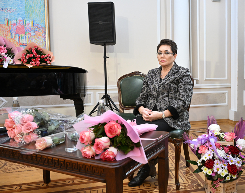 Xalq yazıçısı Elmira Axundovanın yaradıcılıq gecəsi keçirilib