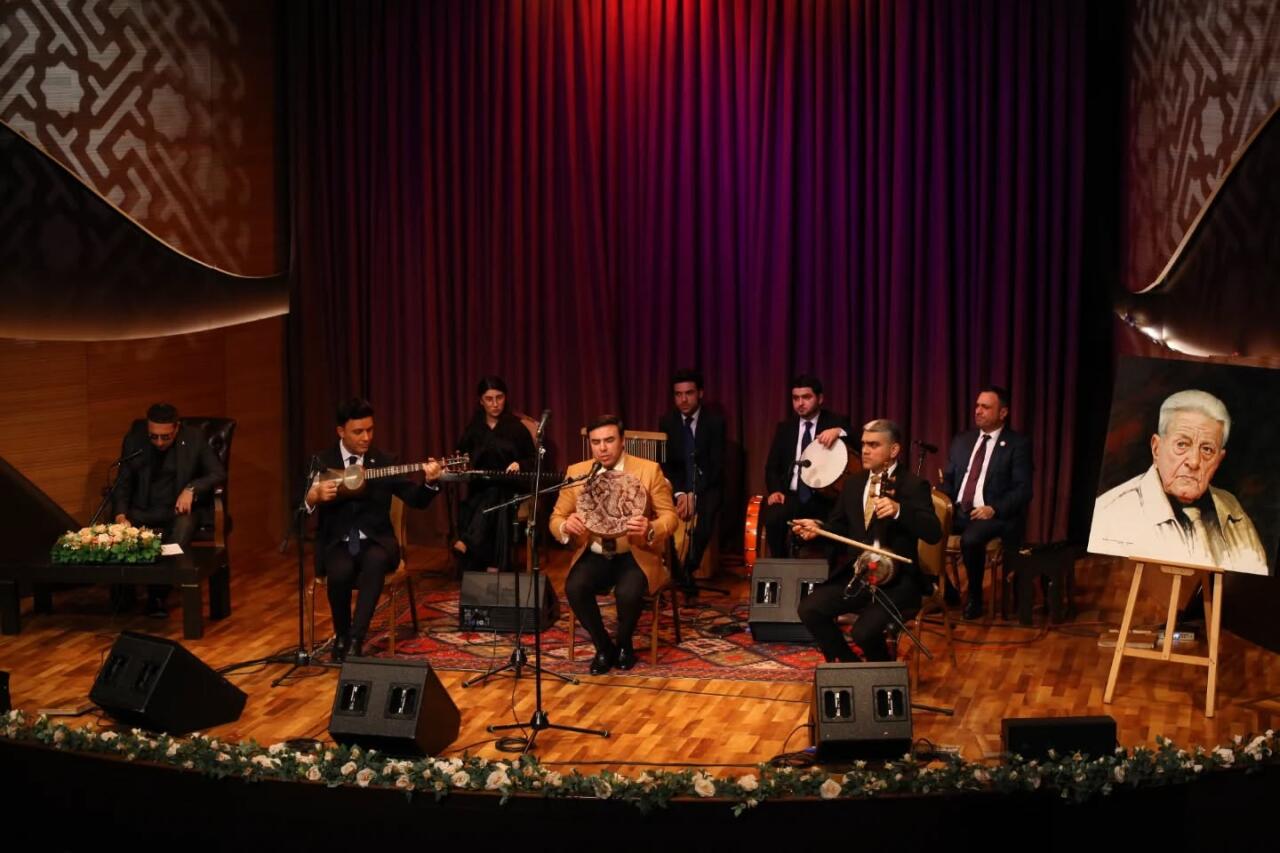 Xalq artisti Əlibaba Məmmədovun xatirə gecəsi keçirilib