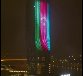 Belqradın ən hündür binasında Azərbaycan bayrağı əks olundu