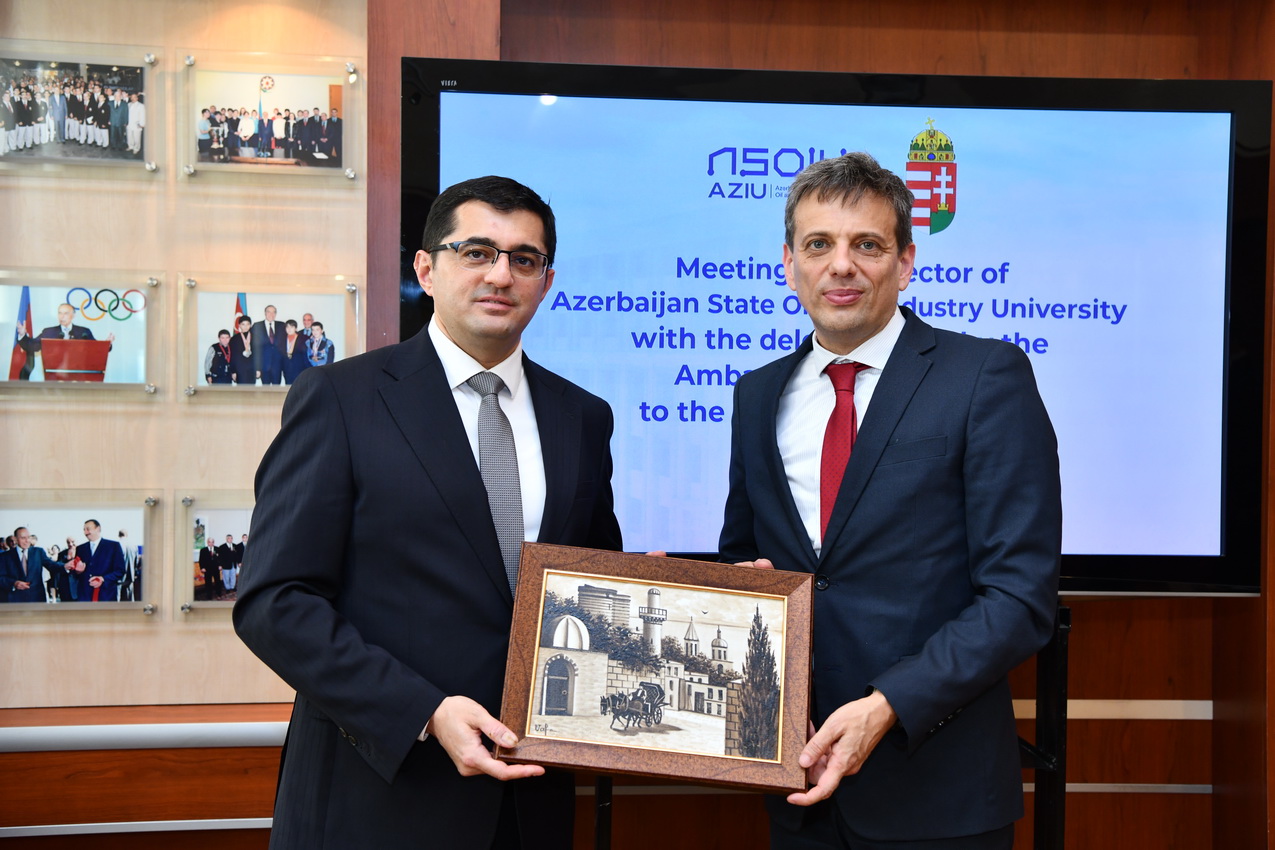 Macarıstanın Azərbaycandakı səfirin nümayəndələri ADNSU-da 