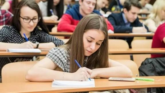 36 universitet tələbə iddiaları ilə üzləşir: 170.000-dən çox tələbə tam təhsil haqqını almadığını iddia edir