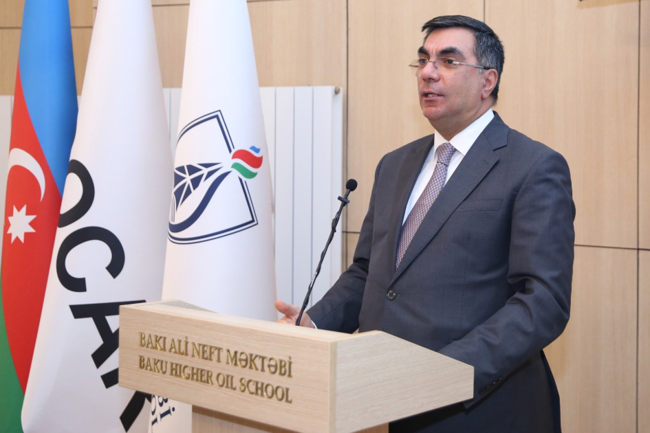 BANM tələbələrinə yeni təqaüd kartları paylanılıb - FOTOLAR