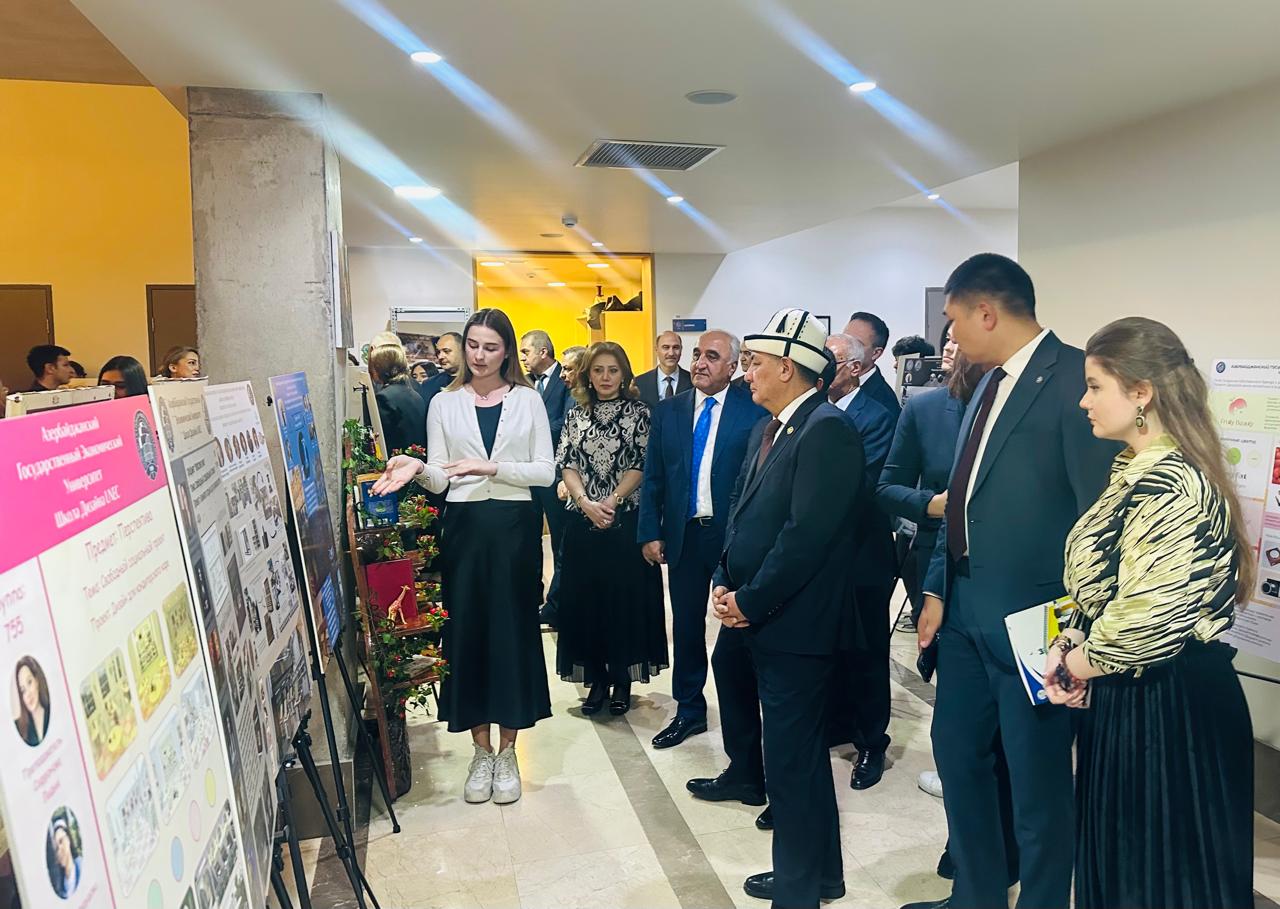 UNEC Dizayn Məktəbində II hesabat-sərgisi keçirilib