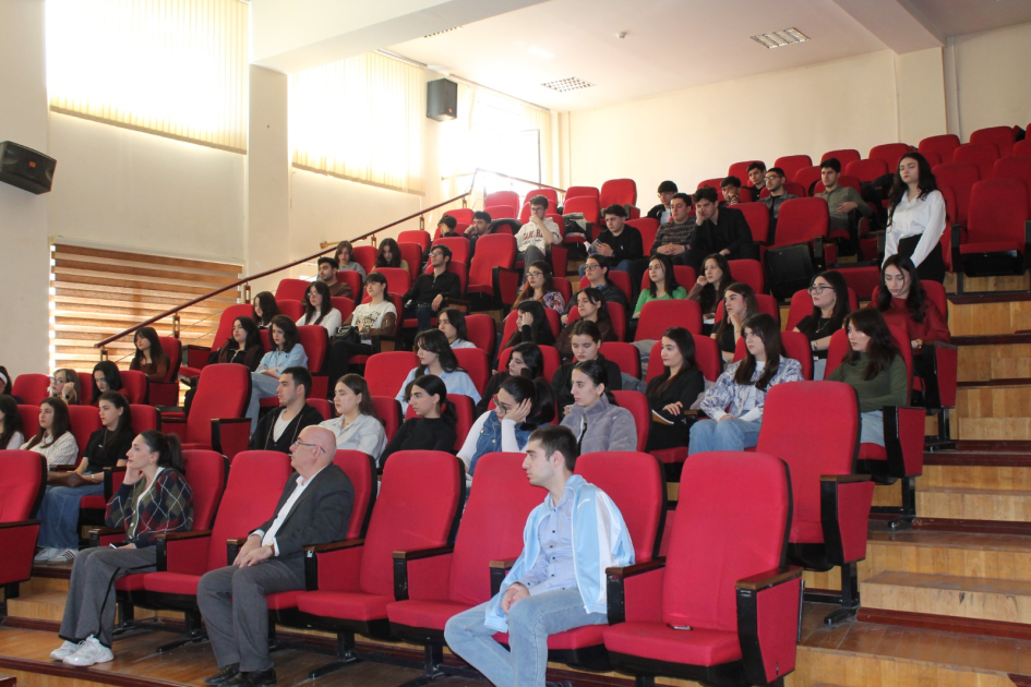 BDU tələbələri arxeobotanika və rəqəmsal arxeologiyaya dair təqdimat ediblər