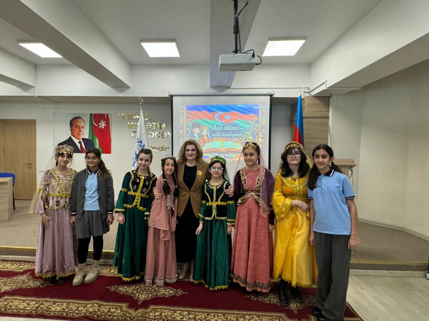 AMEA Folklor İnstitutu və 2 nömrəli liseydə Beynəlxalq Ana Dili Günü qeyd olunub