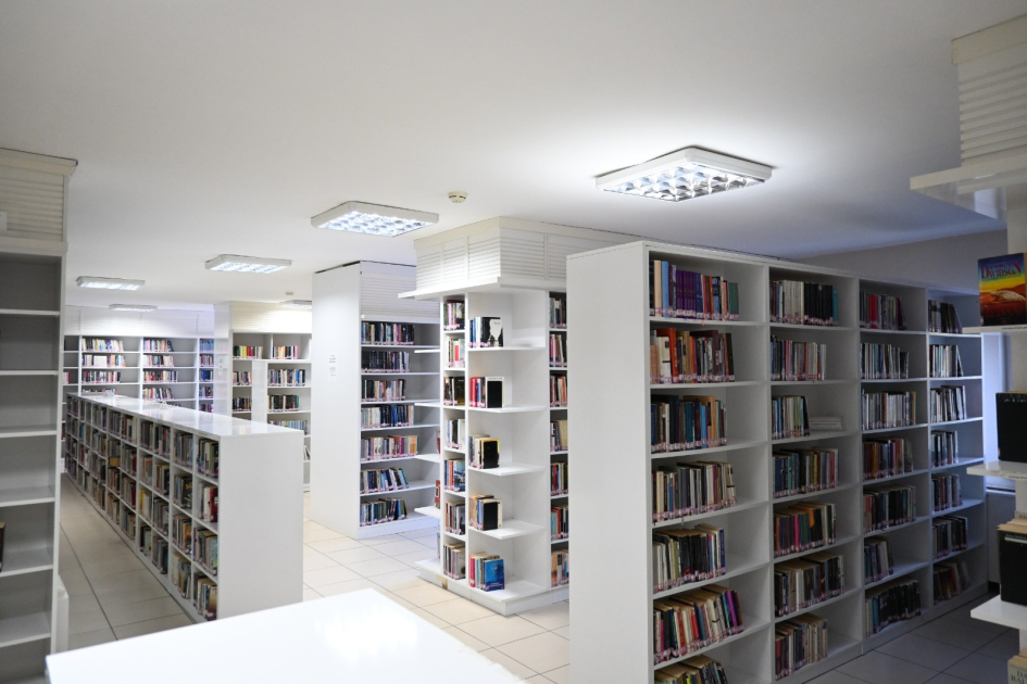 Antalya Xalq Kitabxanasına Azərbaycanla bağlı zəngin kitab kolleksiyası hədiyyə edilib - FOTO