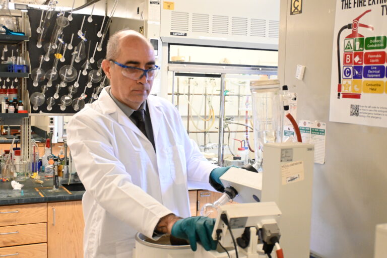 Vaşinqton Universiteti UNEC alimi Əli Xəlilovun tədqiqat fəaliyyətindən yazdı - FOTO