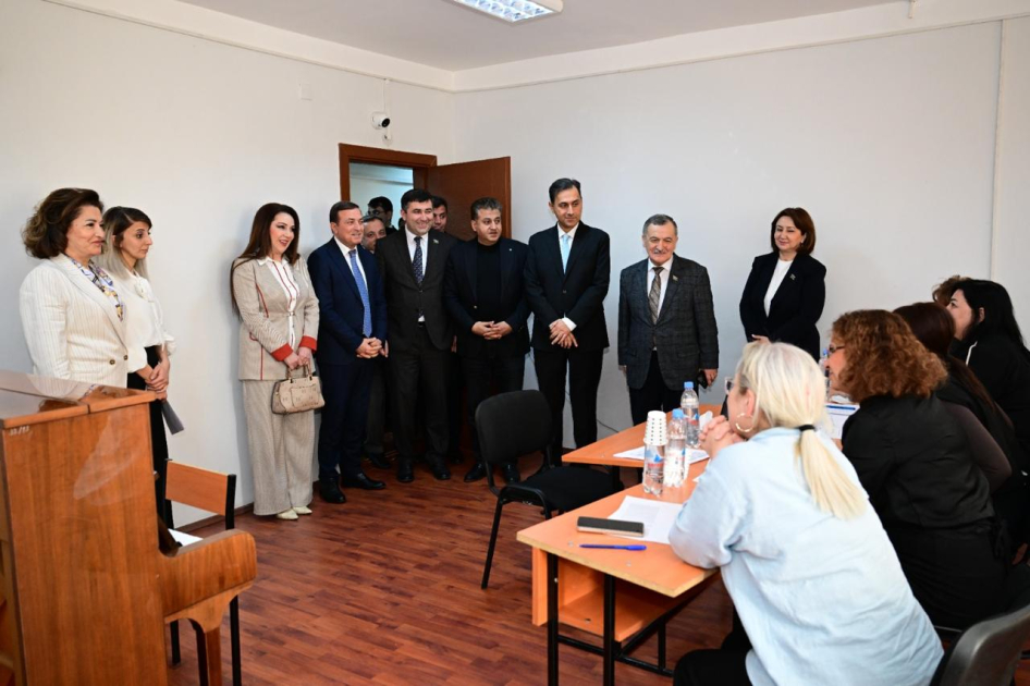 Milli Məclisin deputatları və incəsənət xadimləri attestasiya prosesini müşahidə ediblər - FOTO