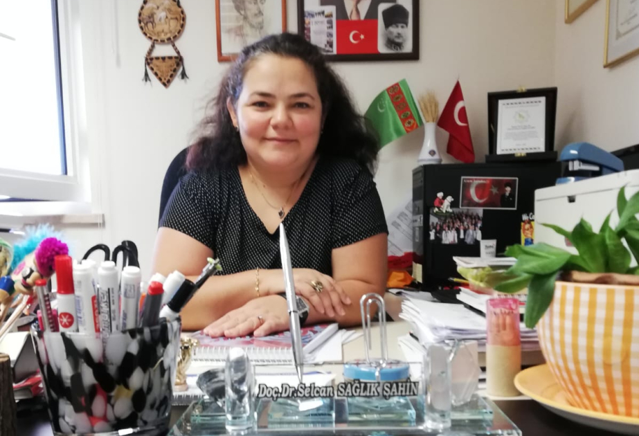 Runik yazıdan Kiril əlifbasına: türk dillərinin inkişafında dönüş mərhələləri