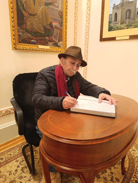 Qarabağın Cavanşirlər nəslindən olan pakistanlı qonaqlar Ədəbiyyat Muzeyini ziyarət ediblər