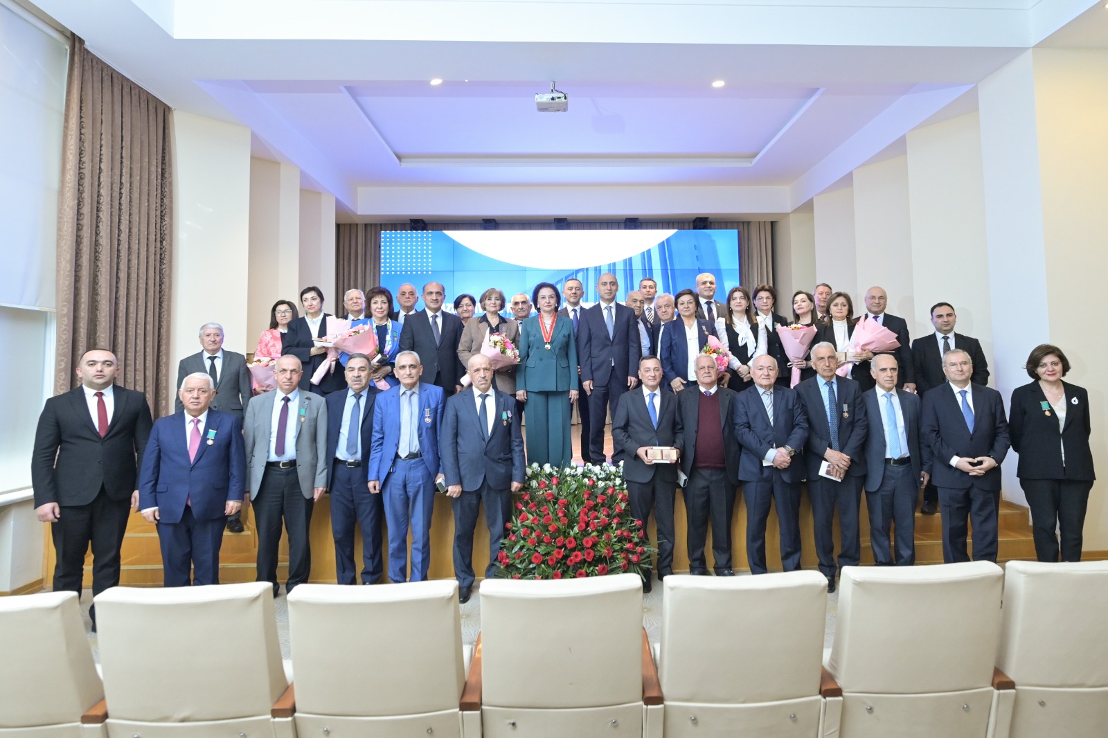 AzMİU-nun 50 illiyində dövlət mükafatları təqdim olunub