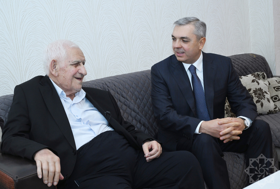 Xalq şairi Nəriman Həsənzadəyə “Heydər Əliyev” ordeni təqdim edilib