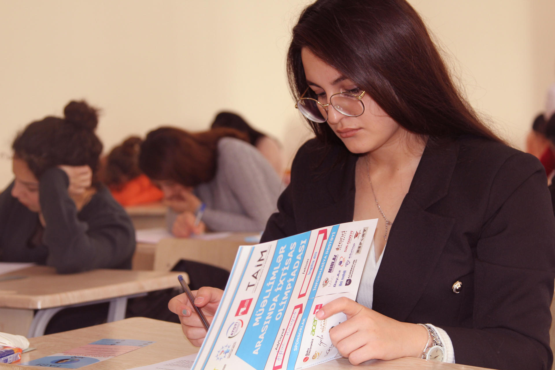 Gənc müəllimlər texnologiyanı daha tez mənimsəyir