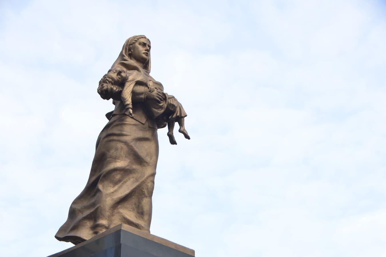 Bakıdakı "Ana harayı" abidəsi ziyarət edilib