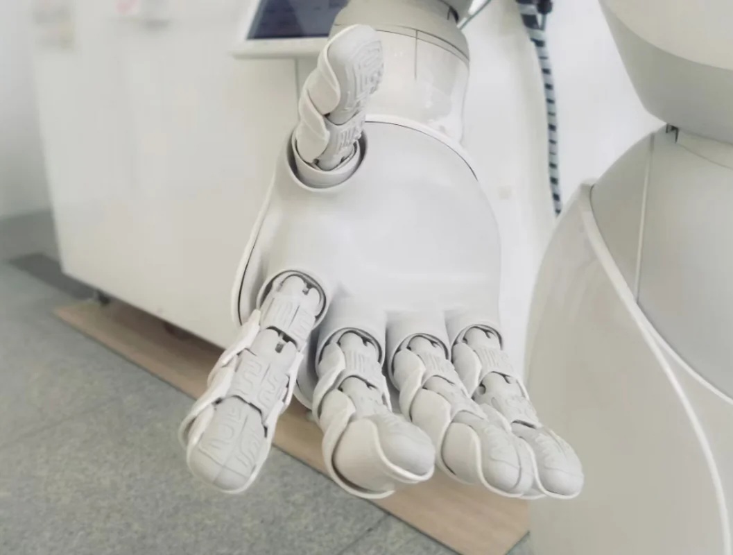 Yaponiyada insanlarla danışan "dindar" robot yaradıldı