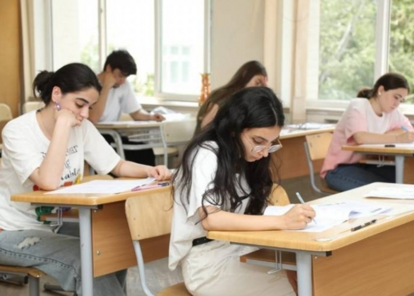 Ali və orta ixtisas təhsili müəssisələrinə sənəd qəbulu davam edir