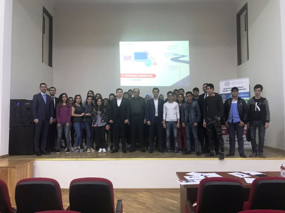 Nyuarkda birinci nəsil kollec tələbələri üçün karyera hazırlığı proqramları genişlənir