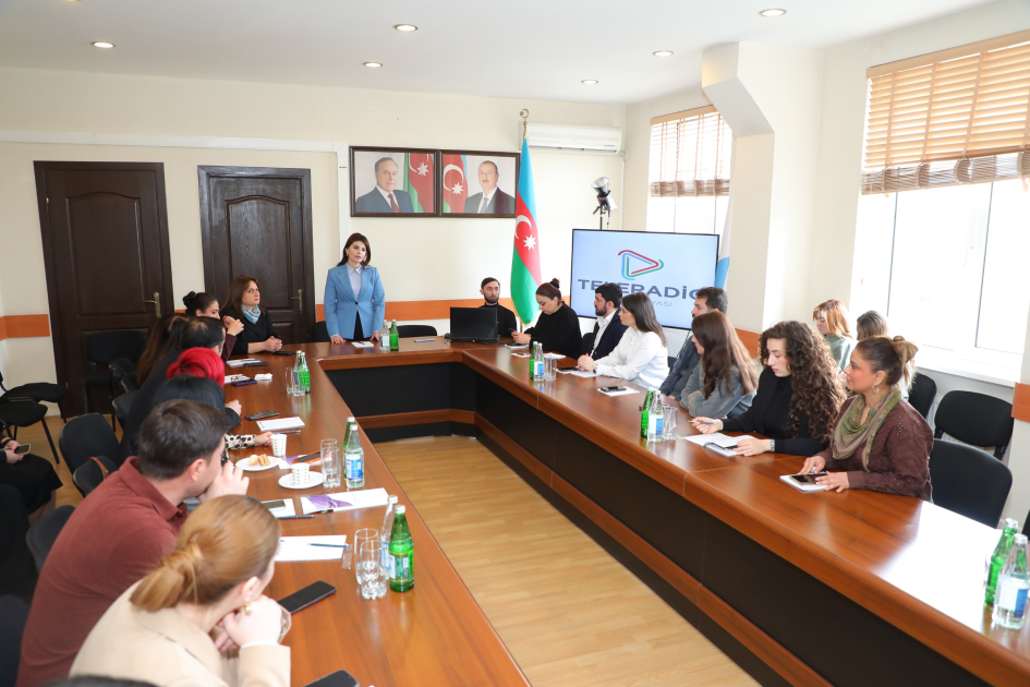 “Dilin saflığında tənzimləyici qurumun rolu və onlayn mediada ədəbi tələffüz normalarının qorunması problemləri”