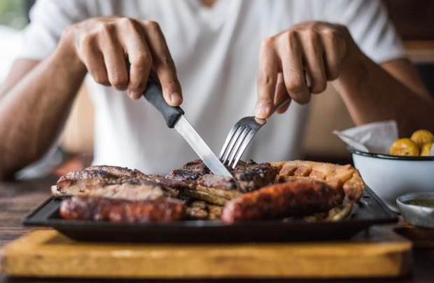 Uzunömürlü olmaq üçün hansı qidanı az yeməliyik? - Mütəxəssisdən tövsiyə