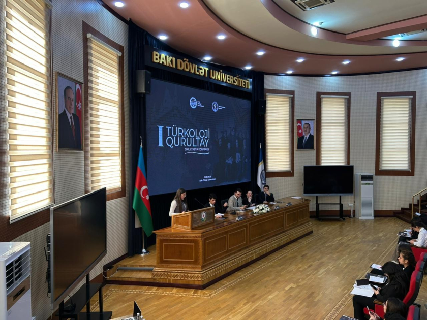 BDU könüllüləri Birinci Türkoloji Qurultayın yubileyini simulyasiya konfransı ilə qeyd ediblər - FOTOLAR