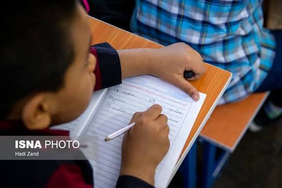 İranda məktəblər distant təhsilə keçirildi