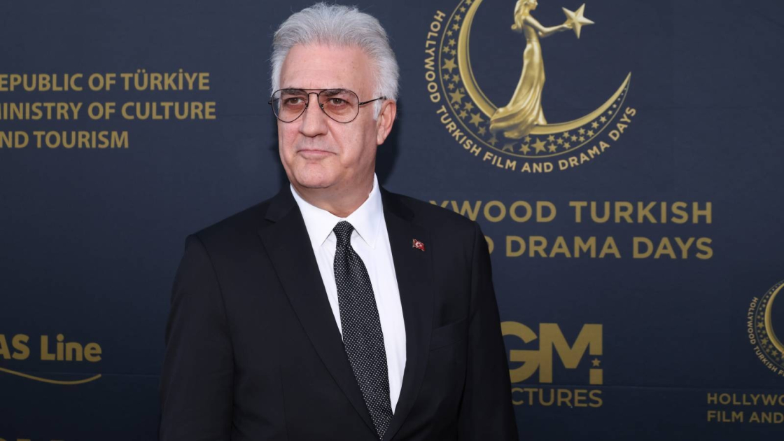 Məşhur türk aktyoru Akademik Milli Dram Teatrının dəvəti ilə Bakıya gəlir