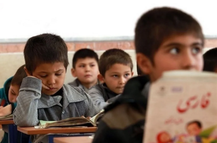 İranda məktəblər distant təhsilə keçirildi