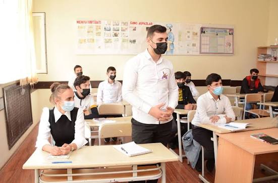 8 Martda müəllimlərə hədiyyə qadağan edilib