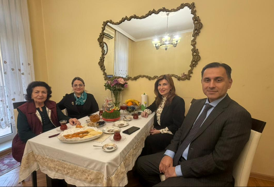 məkdar artist Kübra Əliyeva evində ziyarət olunub