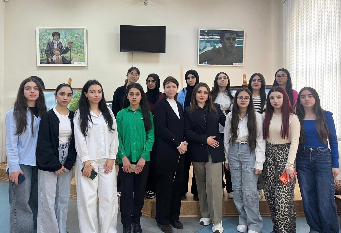 STK-nın tələbələri Təhsil Muzeyinə ekskursiya ediblər