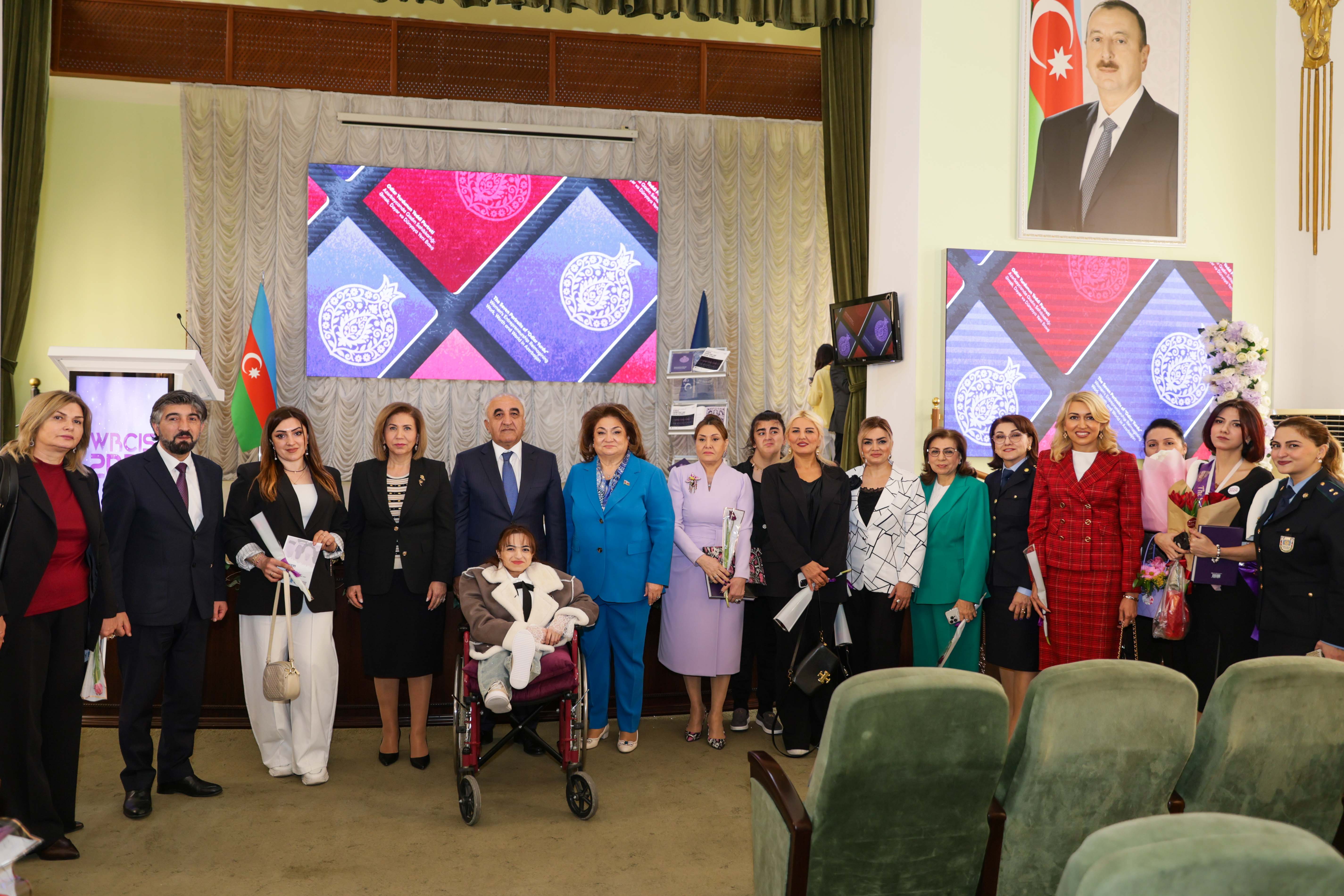 UNEC-də I Beynəlxalq simpozium keçirilib - FOTO