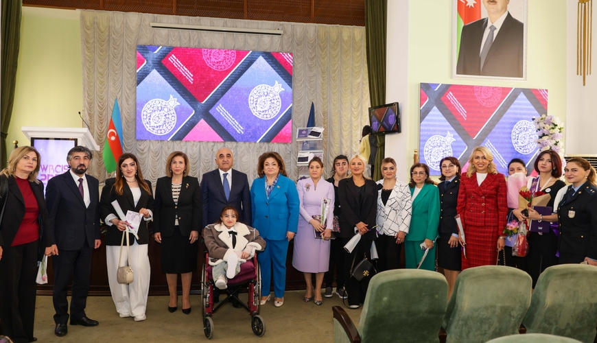 UNEC-də qadınların dayanıqlı inkişafda roluna həsr olunmuş I Beynəlxalq simpozium keçirilib