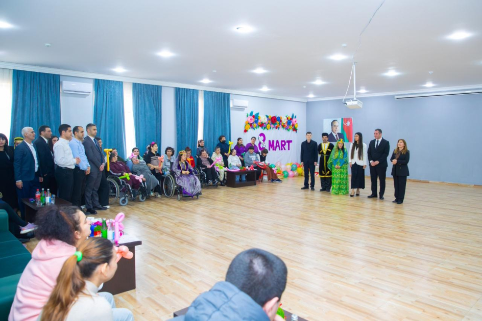 Sosial xidmət müəssisəsinin sakinləri “Arşın mal alan” tamaşasını nümayiş etdiriblər