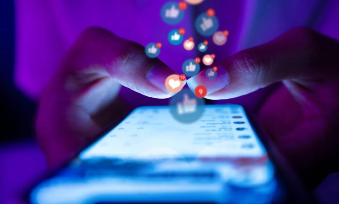 16 yaşdan kiçiklər üçün sosial şəbəkə qadağası