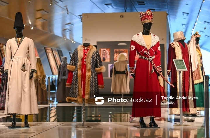 200 illik irs: Qərbi azərbaycanlıların milli geyimləri Bakıda nümayiş olunur