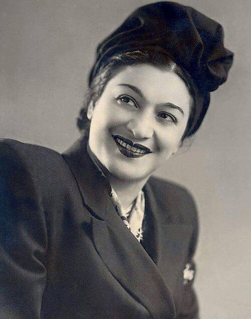 Nəsibə Zeynalova: Azərbaycan Teatr və Kino Sənətinin Parlaq Ulduzu