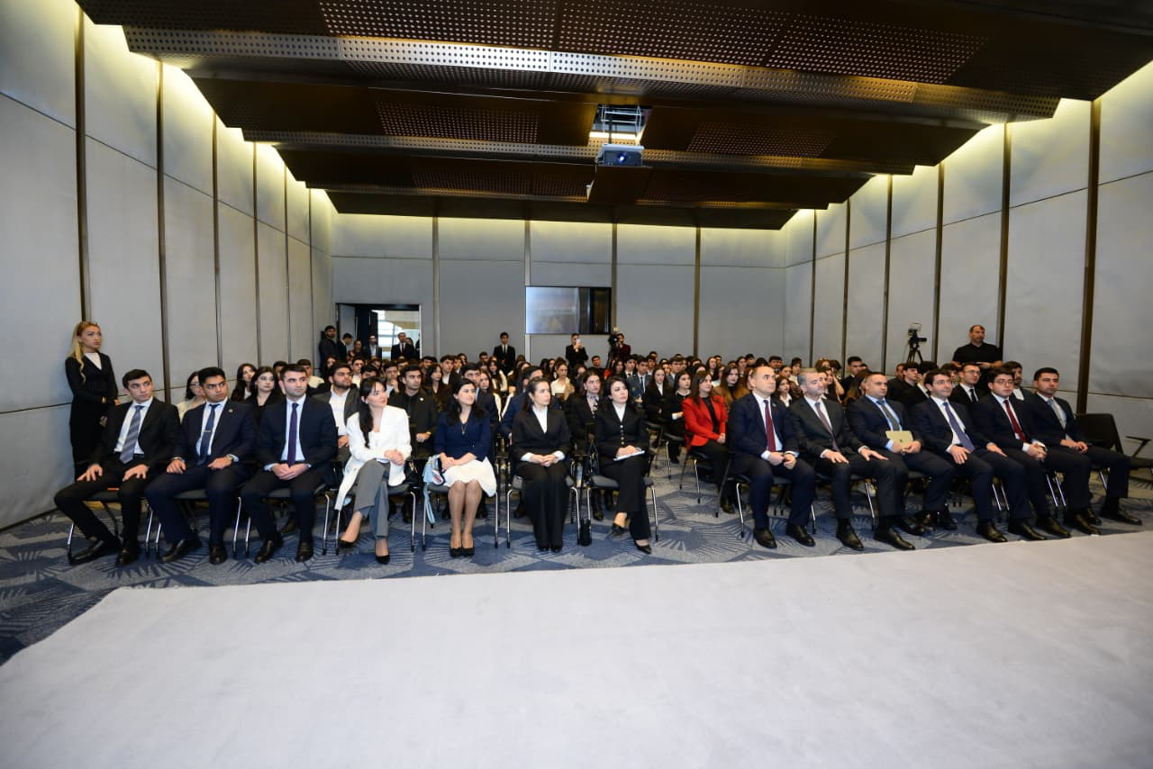 “Təhsilinlə fərqlən: Qlobal təcrübə, milli dəyər” adlı tədbir keçirilib