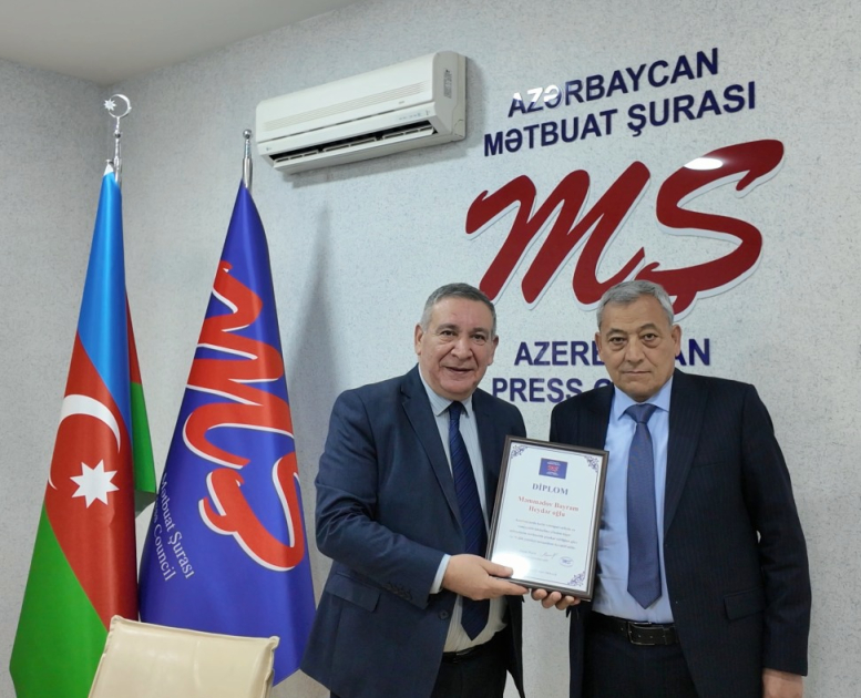 Mətbuat Şurasında ehtiyatda olan polkovnik-leytenantın elmi və jurnalist fəaliyyətinə nəzər salınıb