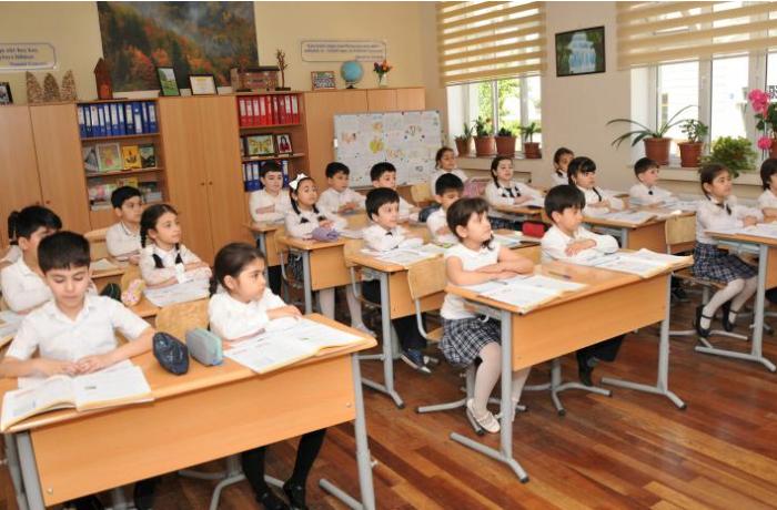 “Ev tapşırığına maraq azalır” - Arif Əliyev