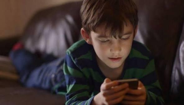 “Məktəblərdə ev tapşırıqlarının çox olması şagirdlərə necə təsir edir?” – Təhsil eksperti açıqladı