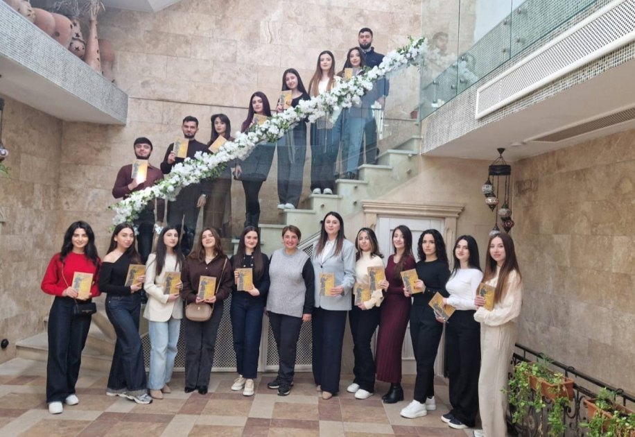 Mətbuat Şurasında təcrübə keçən tələbələr “Ədibin Evi”ni ziyarət ediblər