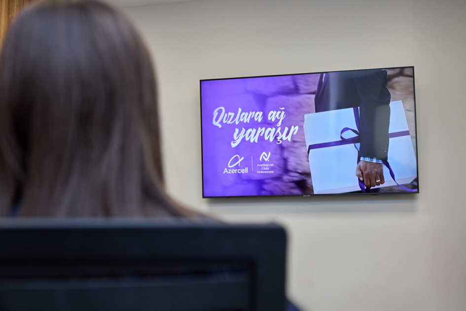  “Qızlara ağ yaraşır” layihəsinin iştirakçıları “Azercell”in qonağı olublar