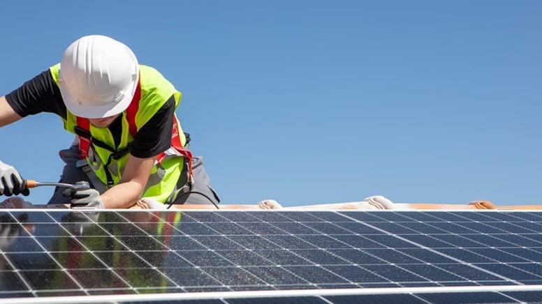 Günəş panelləri tək-tək zibilə atılır: Günün 24 saatı havadan enerji istehsalı