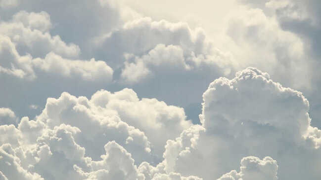  Göründüyü qədər yüngül deyil: Bir bulud əslində neçə tondur?