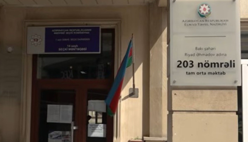 Bakıda məktəbdə şagirdlər arasında bıçaqlanma