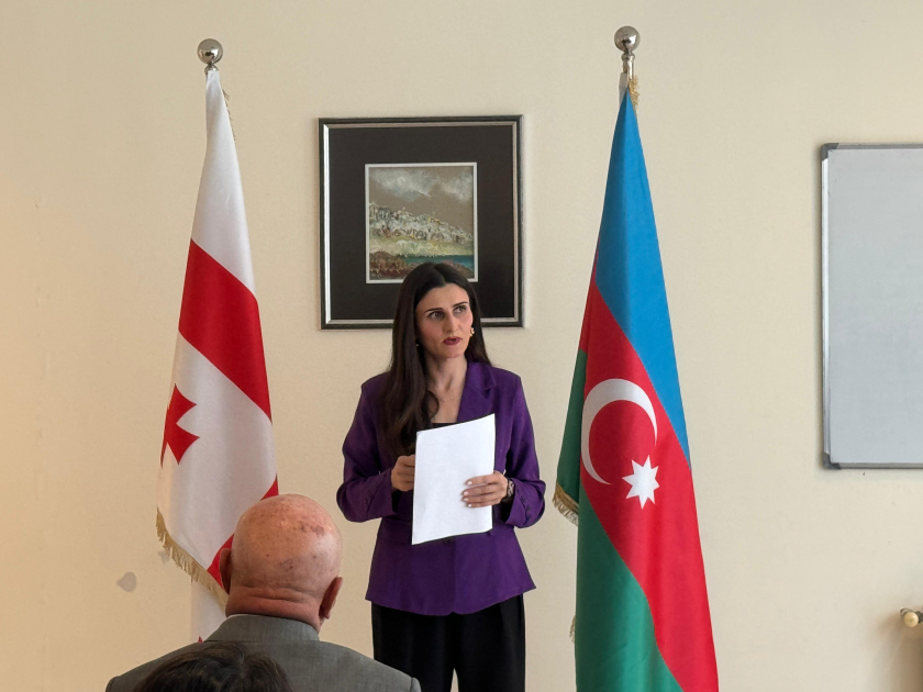 Gürcüstandakı azərbaycandilli məktəblərin vəziyyəti müzakirə edildi