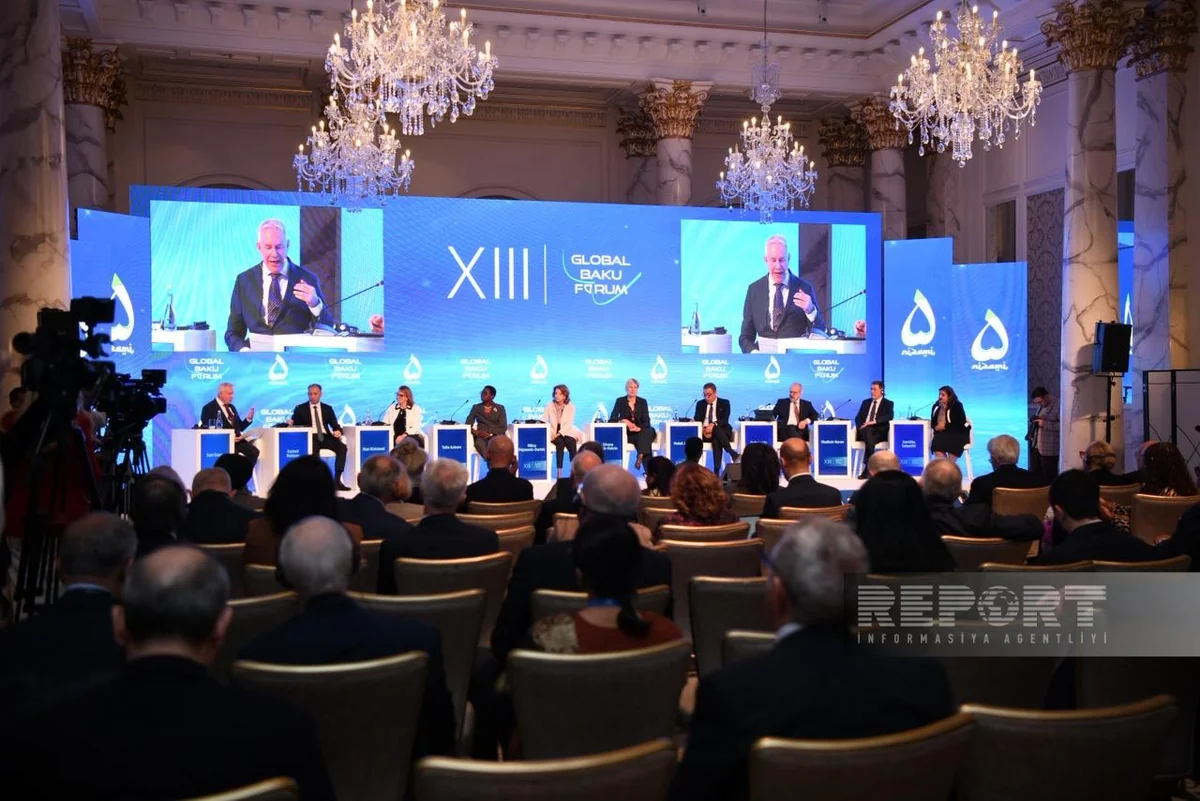 Qlobal Bakı Forumunda rəqəmsal gələcək müzakirə edilib 