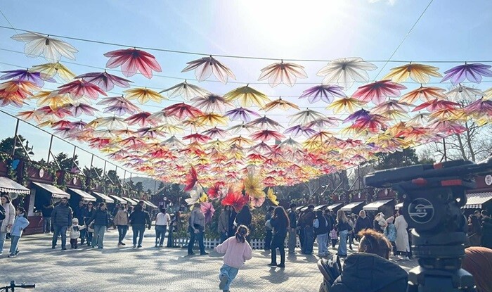 Bakı bulvarı bahar nəfəsində