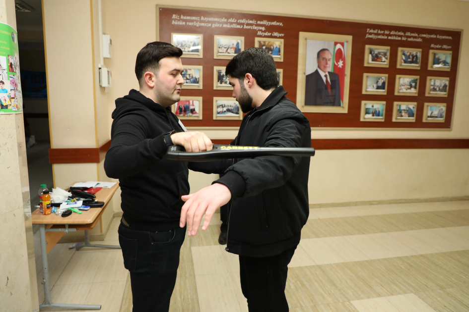 Tam orta təhsil səviyyəsi üzrə buraxılış imtahanı keçirilib